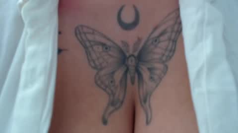 lilyfox23 online show from April 17, 2026, 1:25 pm