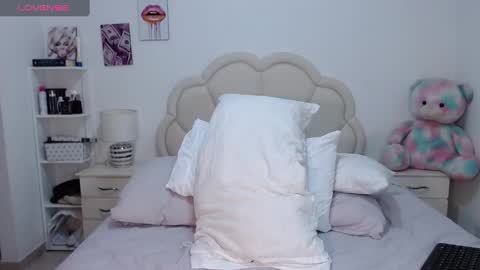 Lily.. online show from February 17, 2025, 10:58 pm