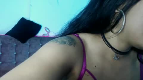 lilyjamesx online show from November 27, 2025, 1:57 pm