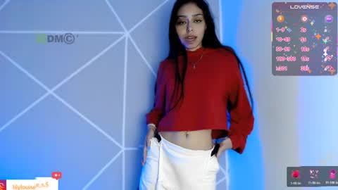 Liliana louise online show from April 6, 2026, 11:49 pm