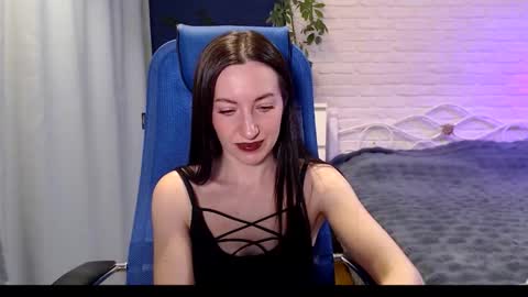 Lily online show from November 10, 2025, 5:39 am