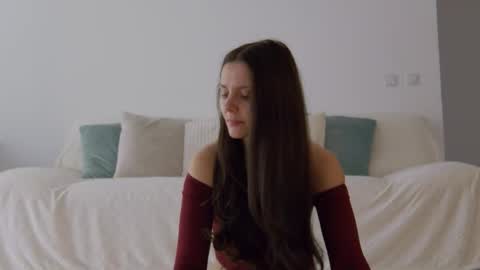 Snapshot of lilyroselyn chatting on December 5, 2025, 11:41 am Lily online show from December 5, 2025, 11:41 am