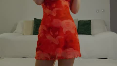 Snapshot of lilyroselyn chatting on February 25, 2026, 10:30 pm Lily online show from February 25, 2026, 10:30 pm