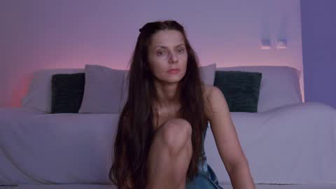 Lily online show from April 4, 2026, 6:16 pm