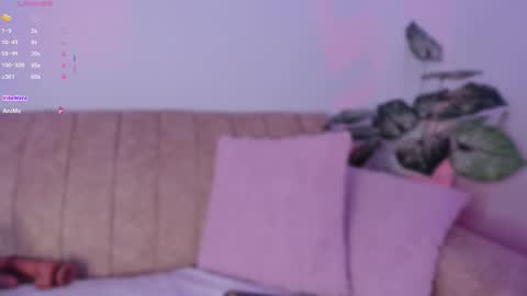 Lily  online show from November 5, 2025, 9:31 am