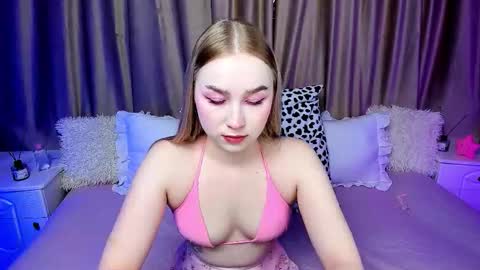 Lilian online show from November 3, 2025, 3:52 am