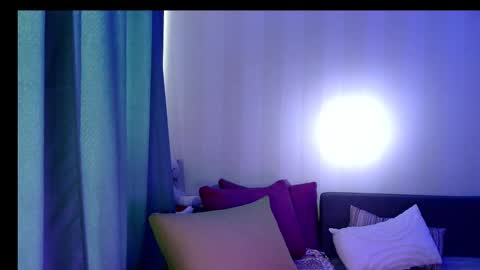 LilyXSky online show from February 21, 2025, 1:00 pm