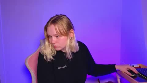 lime cat online show from September 26, 2025, 12:47 am