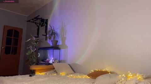 lin_cherie online show from November 18, 2025, 4:55 pm