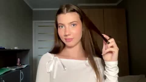 Lina online show from July 20, 2026, 4:42 pm