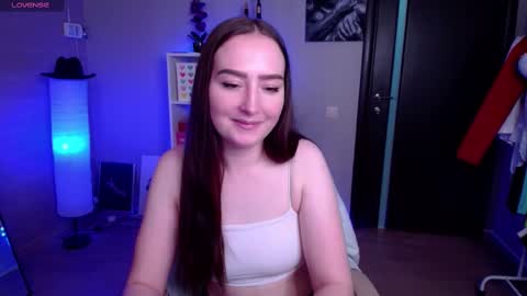 Lina online show from March 4, 2025, 5:11 am