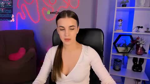 lina_fox12 online show from July 22, 2026, 12:30 pm