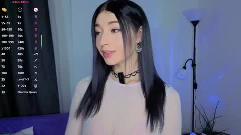 Lina online show from November 20, 2025, 3:45 pm