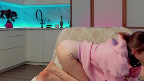 Lina -  online show from December 4, 2024, 12:14 pm