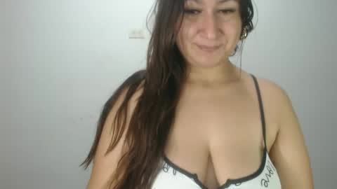 Snapshot of lina_playful chatting on November 29, 2025, 9:34 am iiisabella online show from November 29, 2025, 9:34 am
