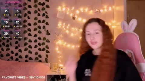 Lina Red X online show from September 17, 2025, 8:43 pm