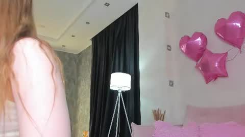 Snapshot of lina_smilee chatting on June 13, 2026, 1:03 am Lina online show from June 13, 2026, 1:03 am
