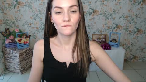 Lina online show from February 4, 2025, 9:49 am