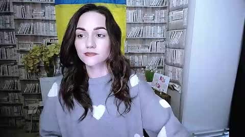 Lina online show from November 16, 2025, 7:14 am