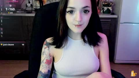 Snapshot of lina_tyaan chatting on December 13, 2024, 11:02 am Lina 3 1715622743 online show from December 13, 2024, 11:02 am