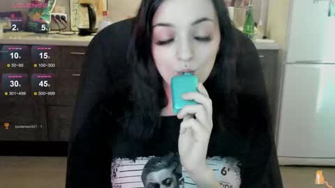 Snapshot of lina_tyaan chatting on September 15, 2025, 8:25 am Lina 3 1715622743 online show from September 15, 2025, 8:25 am