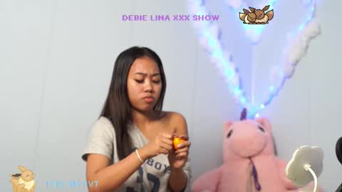 LinaDebie online show from September 26, 2025, 4:11 pm