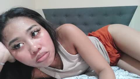 LinaDebie online show from November 25, 2025, 3:06 am