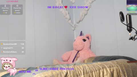 linadebie4 online show from October 8, 2025, 7:00 pm
