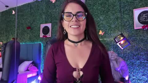 Lina  online show from April 11, 2026, 11:36 am