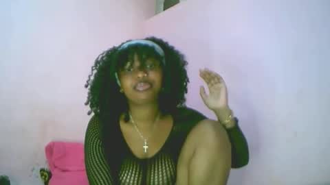 Snapshot of linah1123 chatting on October 5, 2025, 5:39 am linah1123 online show from October 5, 2025, 5:39 am