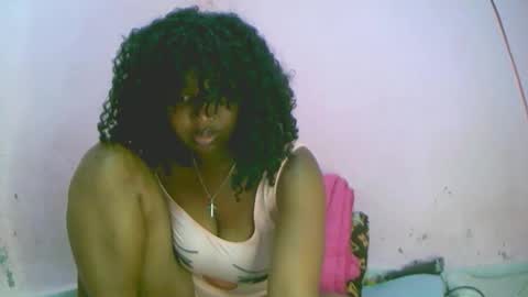 Snapshot of linah1123 chatting on October 10, 2025, 10:47 am linah1123 online show from October 10, 2025, 10:47 am