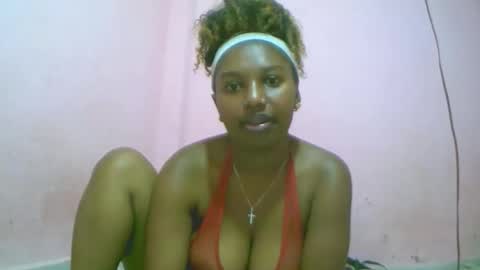 Snapshot of linah1123 chatting on October 20, 2025, 5:52 am linah1123 online show from October 20, 2025, 5:52 am