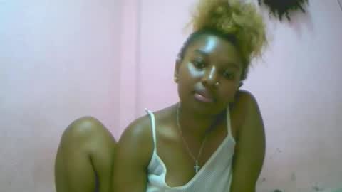 Snapshot of linah1123 chatting on November 6, 2025, 6:25 am linah1123 online show from November 6, 2025, 6:25 am