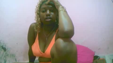 Snapshot of linah1123 chatting on November 25, 2025, 10:59 am linah1123 online show from November 25, 2025, 10:59 am