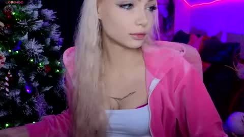 I am Lina online show from January 14, 2026, 2:01 pm