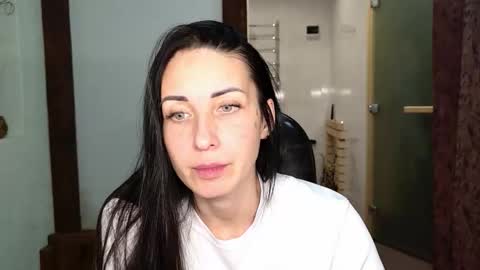 Snapshot of linalivee chatting on November 17, 2025, 7:52 pm LinaLivee online show from November 17, 2025, 7:52 pm