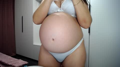 Lina Sparks online show from December 3, 2024, 6:38 pm