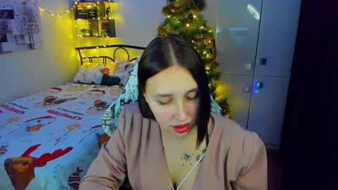 Lina online show from December 18, 2025, 10:16 pm