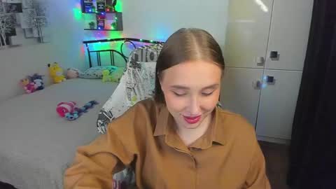 Lina online show from May 19, 2026, 9:32 pm