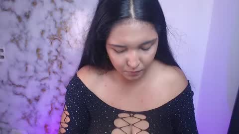 lincy_honeyy online show from May 8, 2026, 4:23 pm