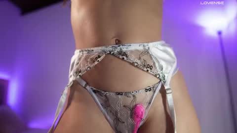 Lincy Rios  online show from April 18, 2026, 8:31 pm