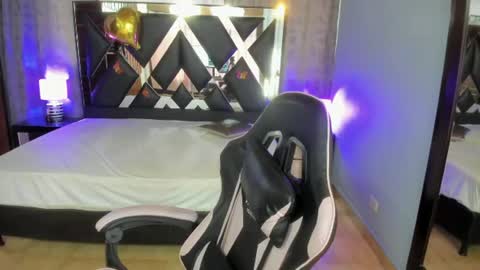  Linda  online show from June 15, 2026, 6:32 pm
