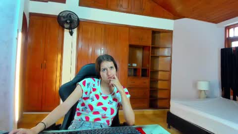  Linda  online show from August 3, 2026, 6:11 pm
