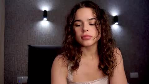 Snapshot of linda_clarsss chatting on November 8, 2025, 1:44 pm Linda online show from November 8, 2025, 1:44 pm