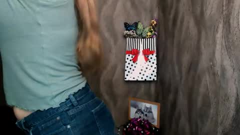 Linda online show from September 27, 2025, 9:14 am