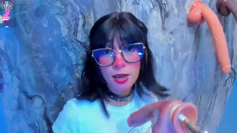 linda_sofi__ online show from October 22, 2025, 7:24 pm