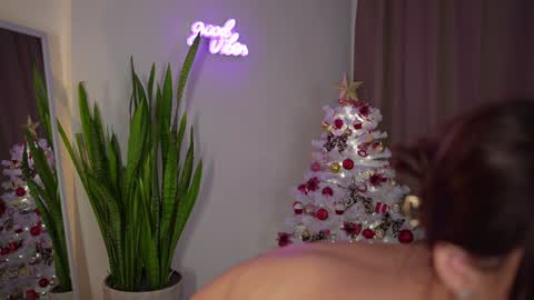 Call me Linda online show from December 20, 2024, 10:32 pm