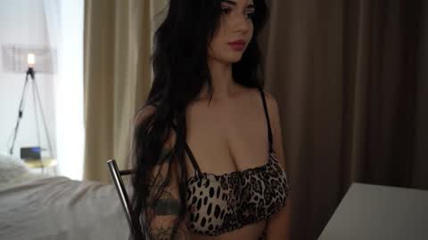 Call me Linda online show from October 6, 2025, 10:45 am