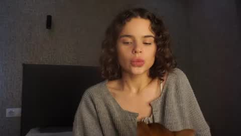 Snapshot of lindaaii chatting on June 17, 2026, 1:23 pm Linda online show from June 17, 2026, 1:23 pm