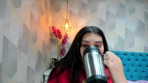 Snapshot of lindabreexlove chatting on June 3, 2026, 1:57 pm online show from June 3, 2026, 1:57 pm